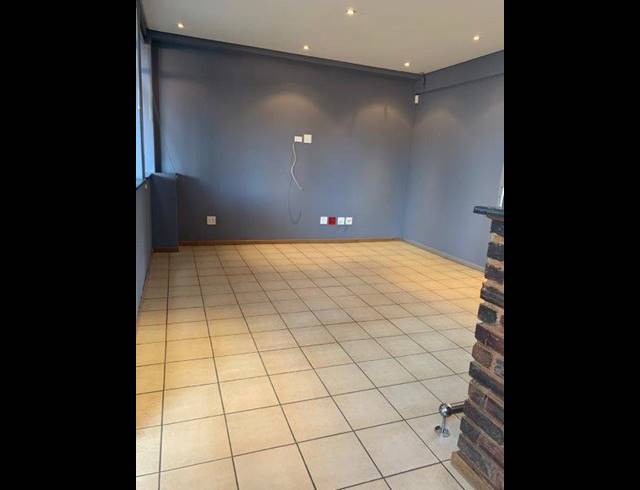 312M² OFFICE FOR SALE IN NEWTOWN